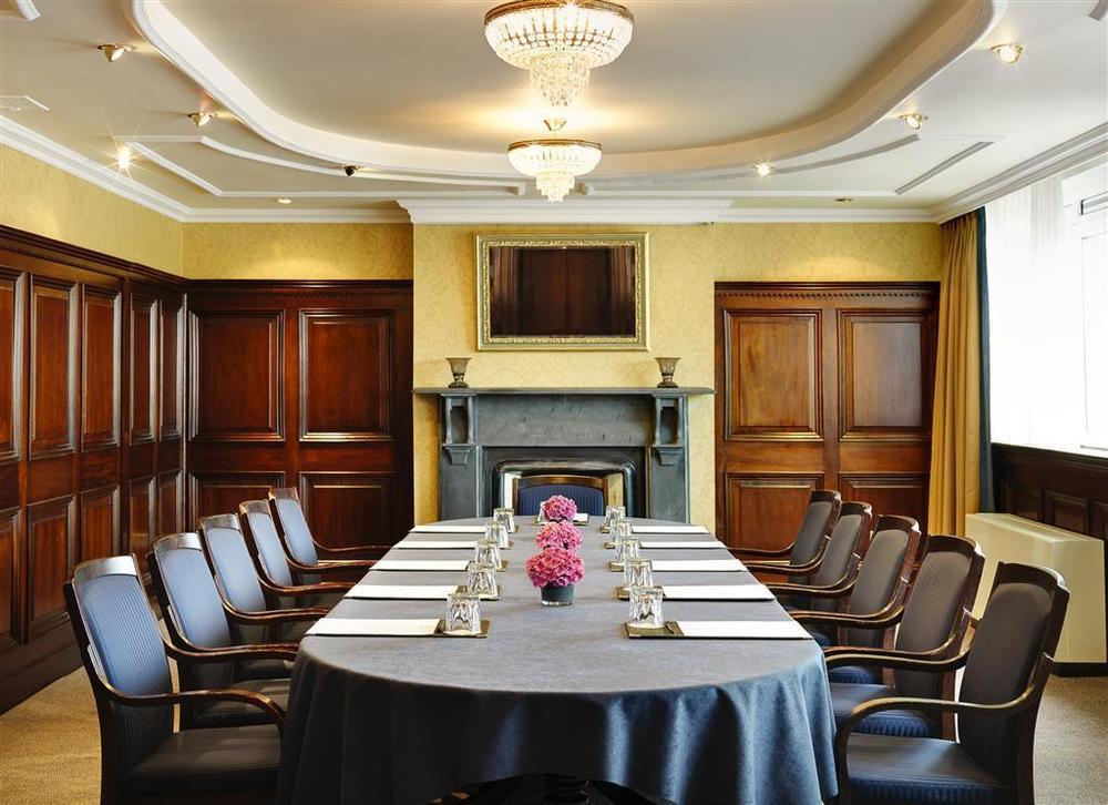 Clyde Court Hotel Dublin Bagian luar foto