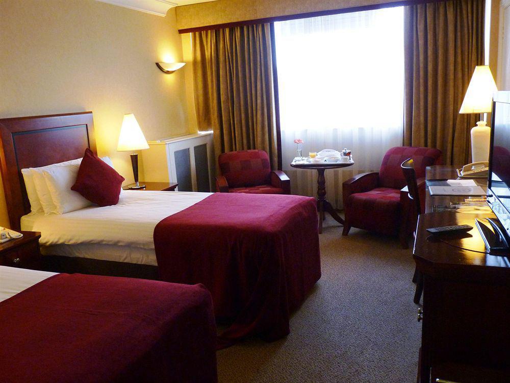 Clyde Court Hotel Dublin Bagian luar foto